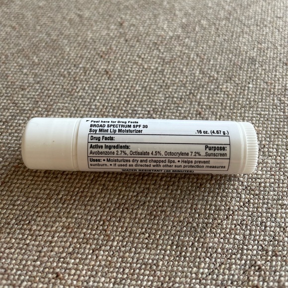 New (Sealed) Aston Martin Lip Balm - Picture 3 of 4